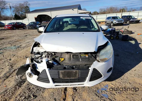 2013 Ford Focus Se z USA, uszkodzony, nr VIN 1FADP3F23DL156213